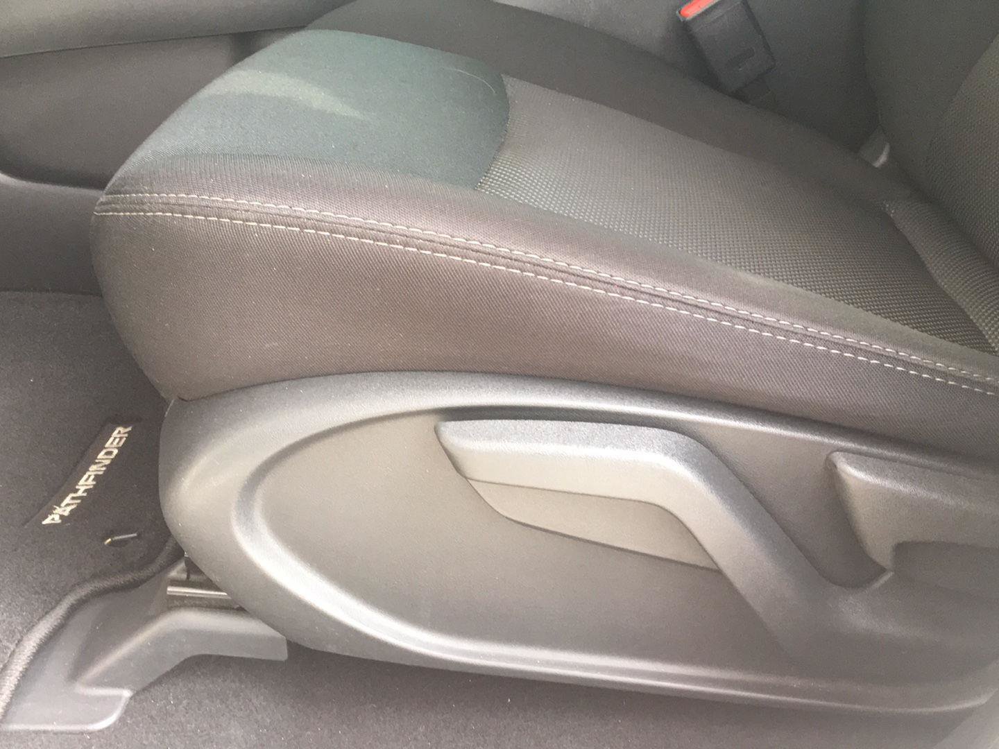 Used 2020 Nissan Pathfinder S FWD image 28