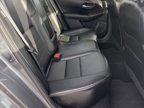 Used 2022 Nissan Sentra SR w/ SR Premium Package image 13