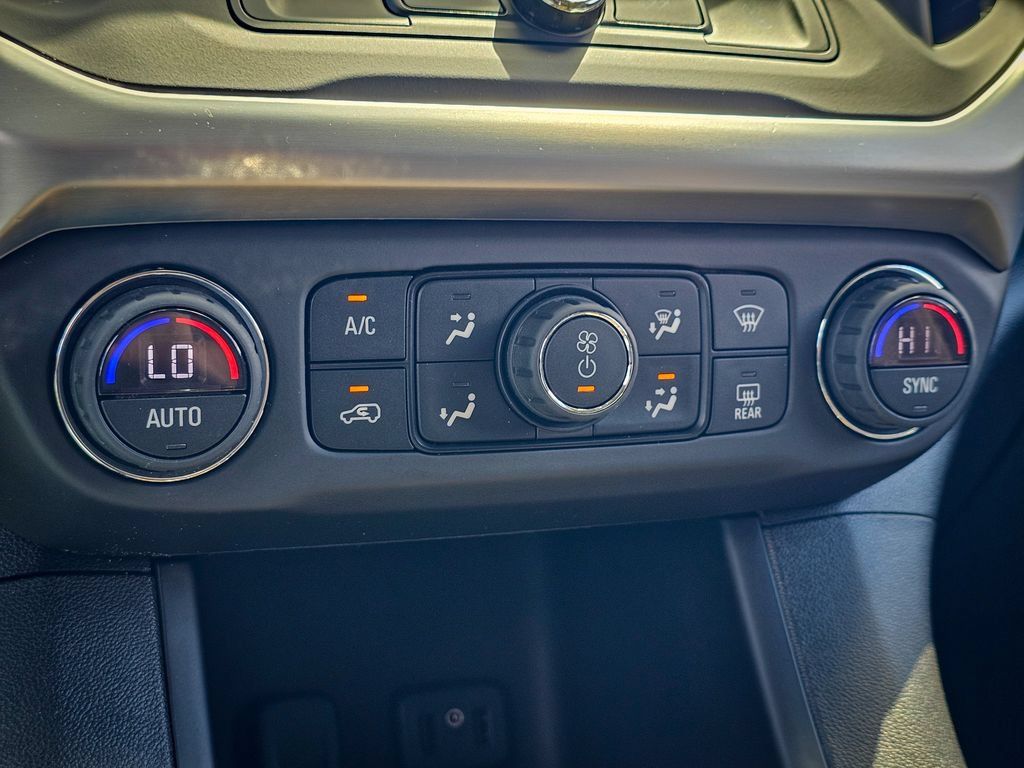 Used 2018 GMC Acadia SLE FWD image 22