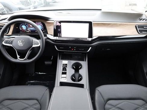 New 2026 Volkswagen Atlas SE image 24