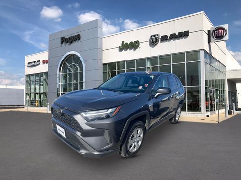 Used 2024 Toyota RAV4 LE image 4