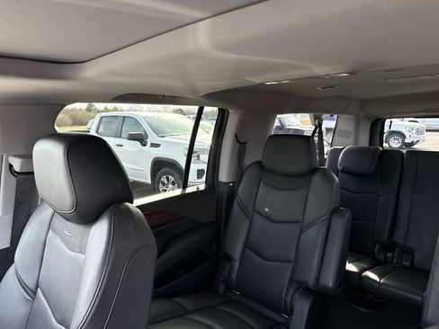 Certified 2020 Cadillac Escalade ESV Luxury image 10