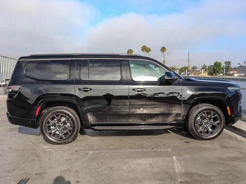 New 2026 Jeep Grand Wagoneer Limited w/ Convenience Group I AWD/4WD image 13