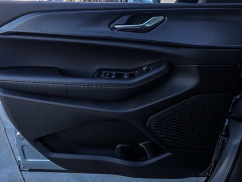 New 2025 Jeep Grand Cherokee L Altitude image 23