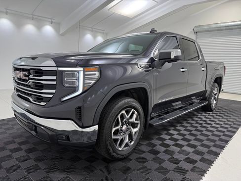 Used 2023 GMC Sierra 1500 SLT w/ SLT Premium Package AWD/4WD image 3