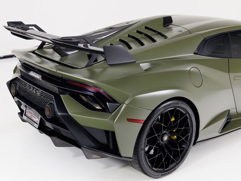 Used 2022 Lamborghini Huracan STO image 62