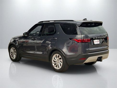 Used 2024 Land Rover Discovery S image 7