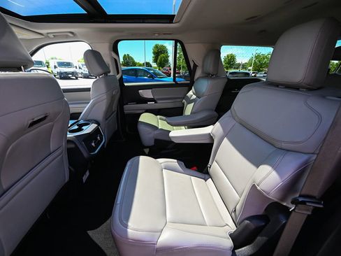 Certified 2025 Ford Expedition Active AWD/4WD image 23