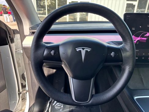 Used 2021 Tesla Model Y Long Range AWD/4WD image 15