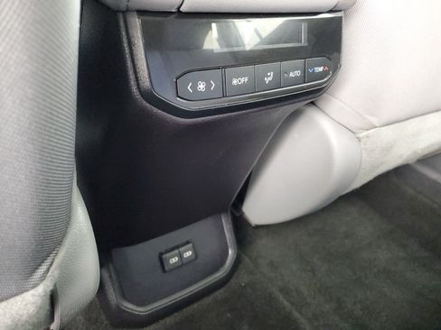 Used 2023 Toyota Highlander LE FWD image 15
