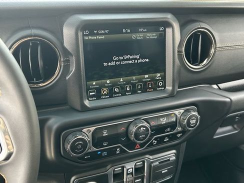 Used 2023 Jeep Wrangler Unlimited Sahara AWD/4WD image 28