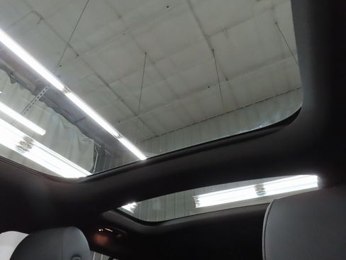 Used 2022 Mercedes-Benz GLB 250 4MATIC image 21