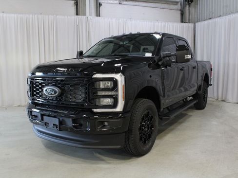 New 2026 Ford F250 Lariat w/ Black Appearance Package AWD/4WD image 36