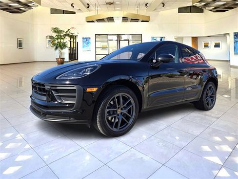 Used 2023 Porsche Macan image 1
