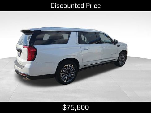 Used 2024 GMC Yukon XL Denali Ultimate AWD/4WD image 3