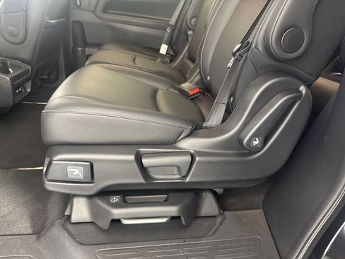 Certified 2024 Honda Odyssey Touring image 20