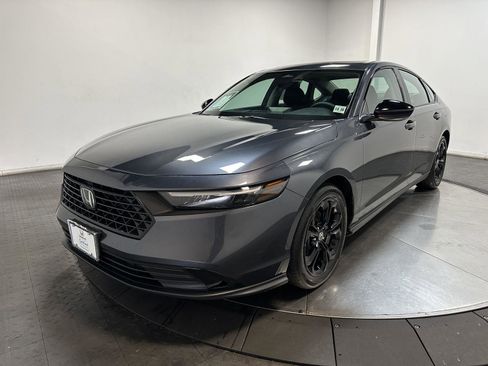 Certified 2025 Honda Accord SE image 6