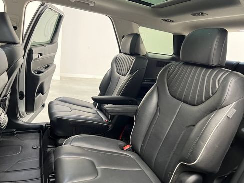 Used 2024 Hyundai Palisade Limited AWD/4WD image 19
