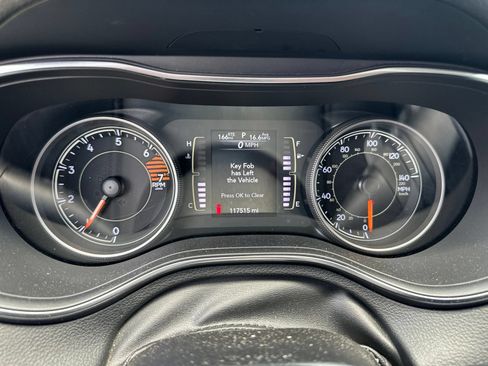 Used 2019 Jeep Cherokee Latitude Plus FWD image 9