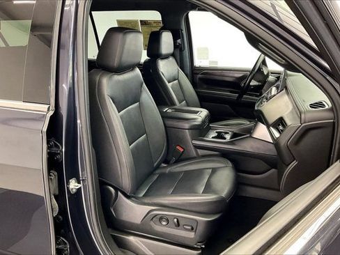 Used 2024 Chevrolet Suburban LT AWD/4WD image 6