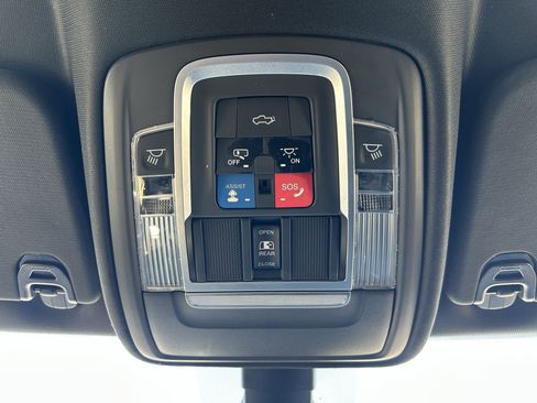 Used 2020 RAM 1500 Laramie AWD/4WD image 31