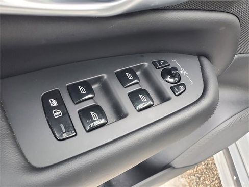 Certified 2024 Volvo XC90 T8 Plus w/ Protection Package Premier image 13