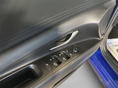 Used 2024 Hyundai Elantra SEL image 14