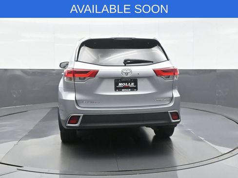 Used 2018 Toyota Highlander Limited AWD/4WD image 6