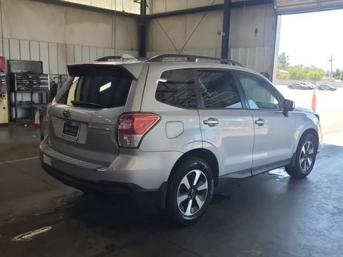 Used 2017 Subaru Forester 2.5i Premium w/ All-Weather Package AWD/4WD image 5