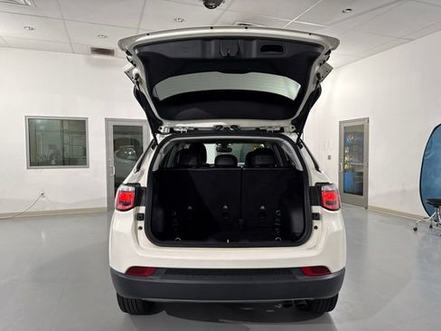 Used 2020 Jeep Compass Limited AWD/4WD image 12