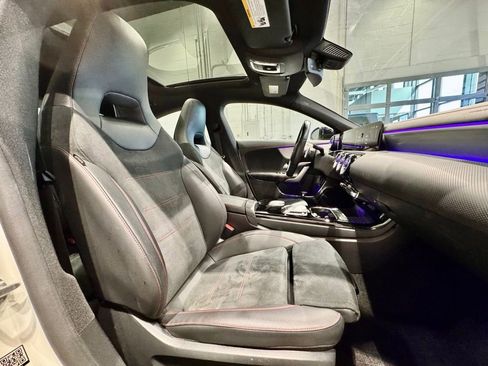 Used 2023 Mercedes-Benz CLA 250 4MATIC image 33