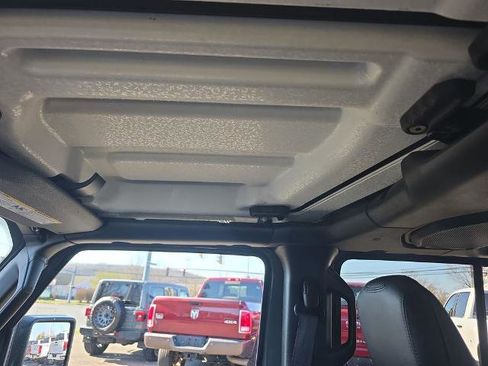 Used 2021 Jeep Wrangler Unlimited Rubicon image 30