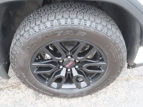 Used 2025 GMC Sierra 1500 Elevation AWD/4WD image 14