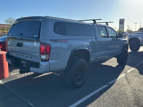 Used 2019 Toyota Tacoma TRD Off-Road w/ TRD Premium Off Road Package AWD/4WD image 5
