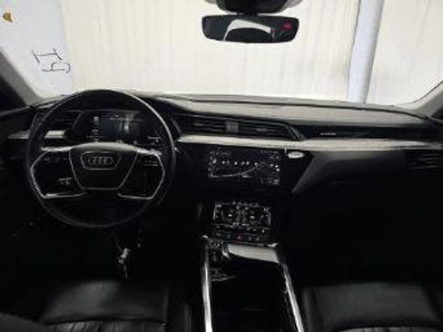 Used 2021 Audi e-tron Premium w/ Convenience Plus Package image 17