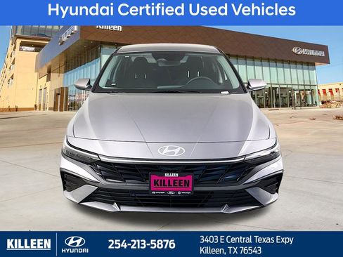 Used 2026 Hyundai Elantra SE FWD image 2