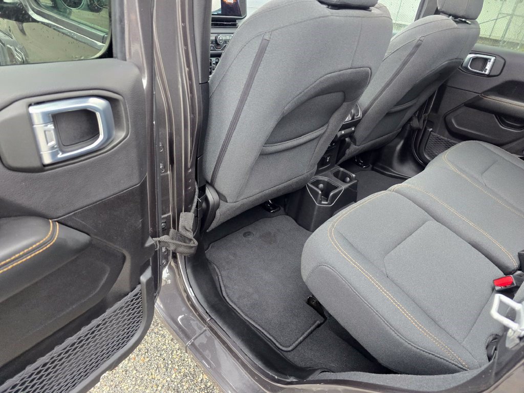 Used 2026 Jeep Wrangler Unlimited Sahara AWD/4WD image 28