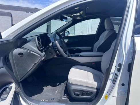 Used 2025 Lexus RX 350 Premium Plus w/ Convenience Package AWD/4WD image 9