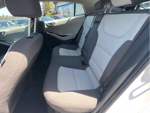 Used 2020 Hyundai Ioniq SE FWD image 6