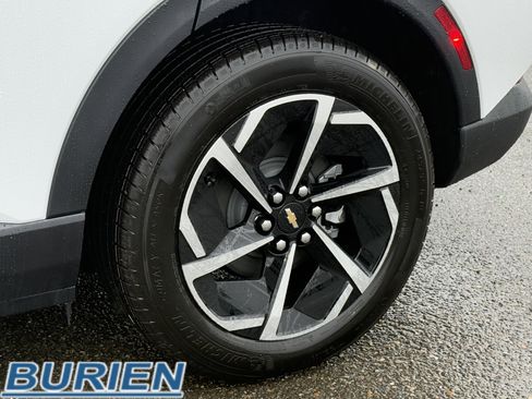 New 2026 Chevrolet Equinox EV LT image 38