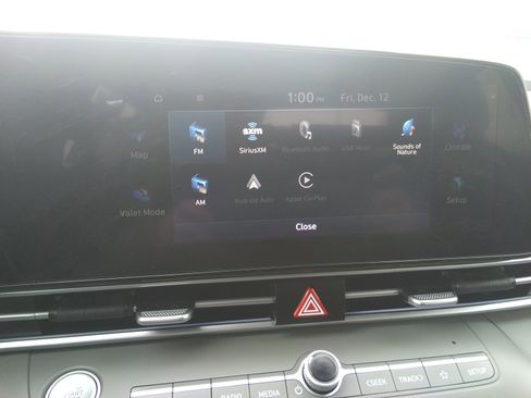 Used 2024 Hyundai Elantra SEL image 23