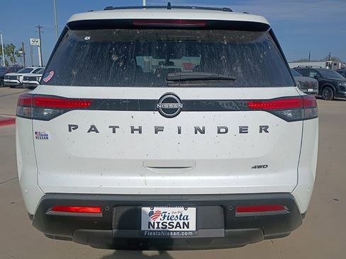 New 2026 Nissan Pathfinder SV image 5