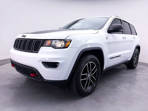 Used 2018 Jeep Grand Cherokee Trailhawk AWD/4WD image 12