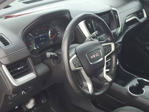 Used 2023 GMC Terrain SLT image 8