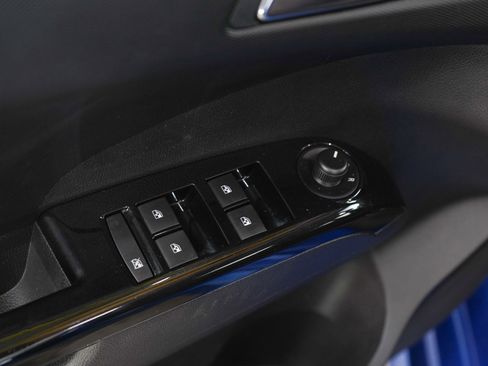 Used 2019 Chevrolet Sonic LT w/ Convenience Package image 18