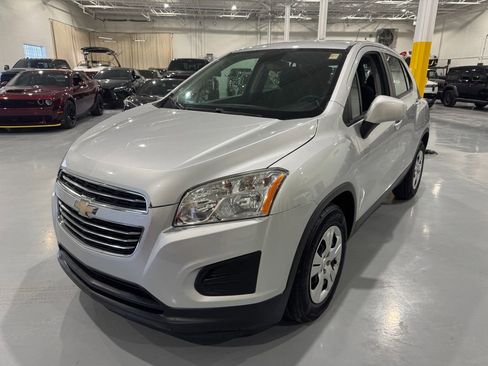 Used 2016 Chevrolet Trax LS image 3