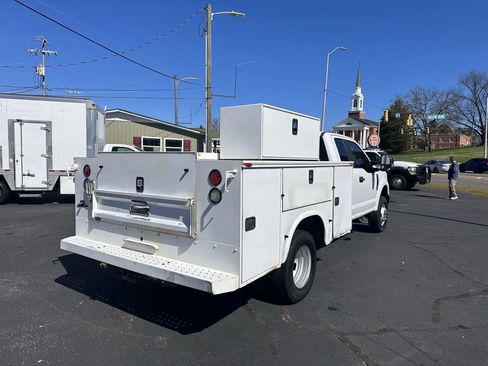 Used 2017 Ford F350 XL w/ Power Equipment Group image 4