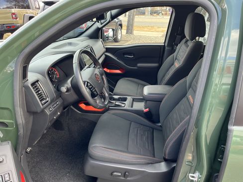 Used 2024 Nissan Frontier PRO-4X w/ Off-Road Protection Package image 12