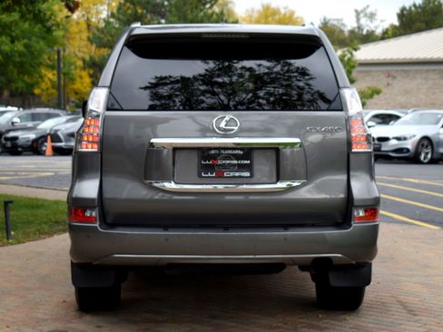 Used 2014 Lexus GX 460 image 9
