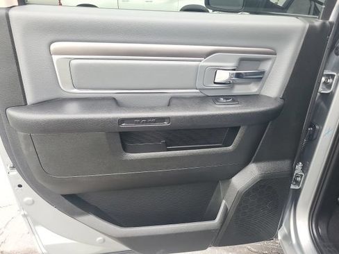 Used 2023 RAM 1500 Classic SLT AWD/4WD image 16